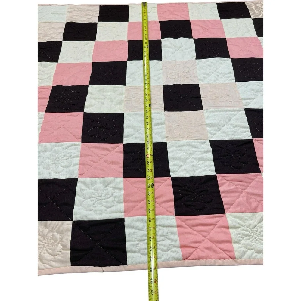 Vintage Indiana Amish Made handmade patchwork quilt Pink Small Child Throw 45x48